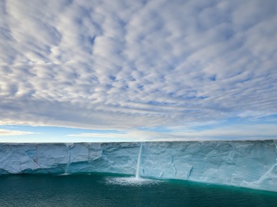 怀孕初期可以用祛痘祛斑产品吗（怀孕初期可以用祛痘祛斑产品吗有影响吗）
